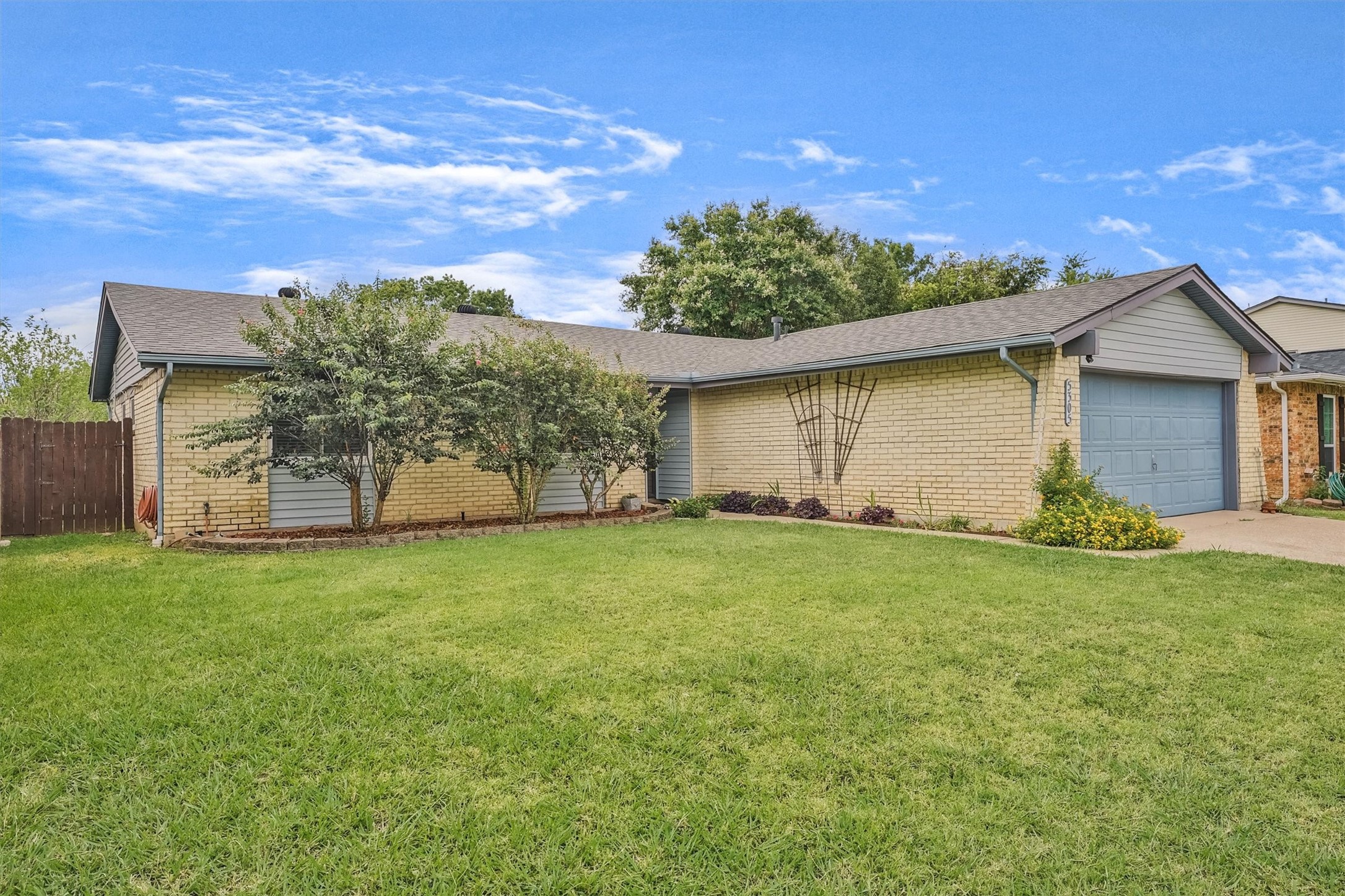 5305 Smoke Tree Drive Arlington TX 76018