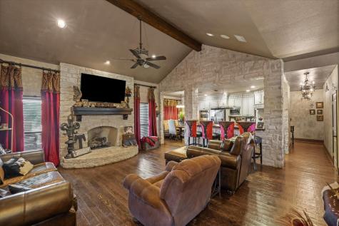 347 Vz County Road 3108 Edgewood TX 75117