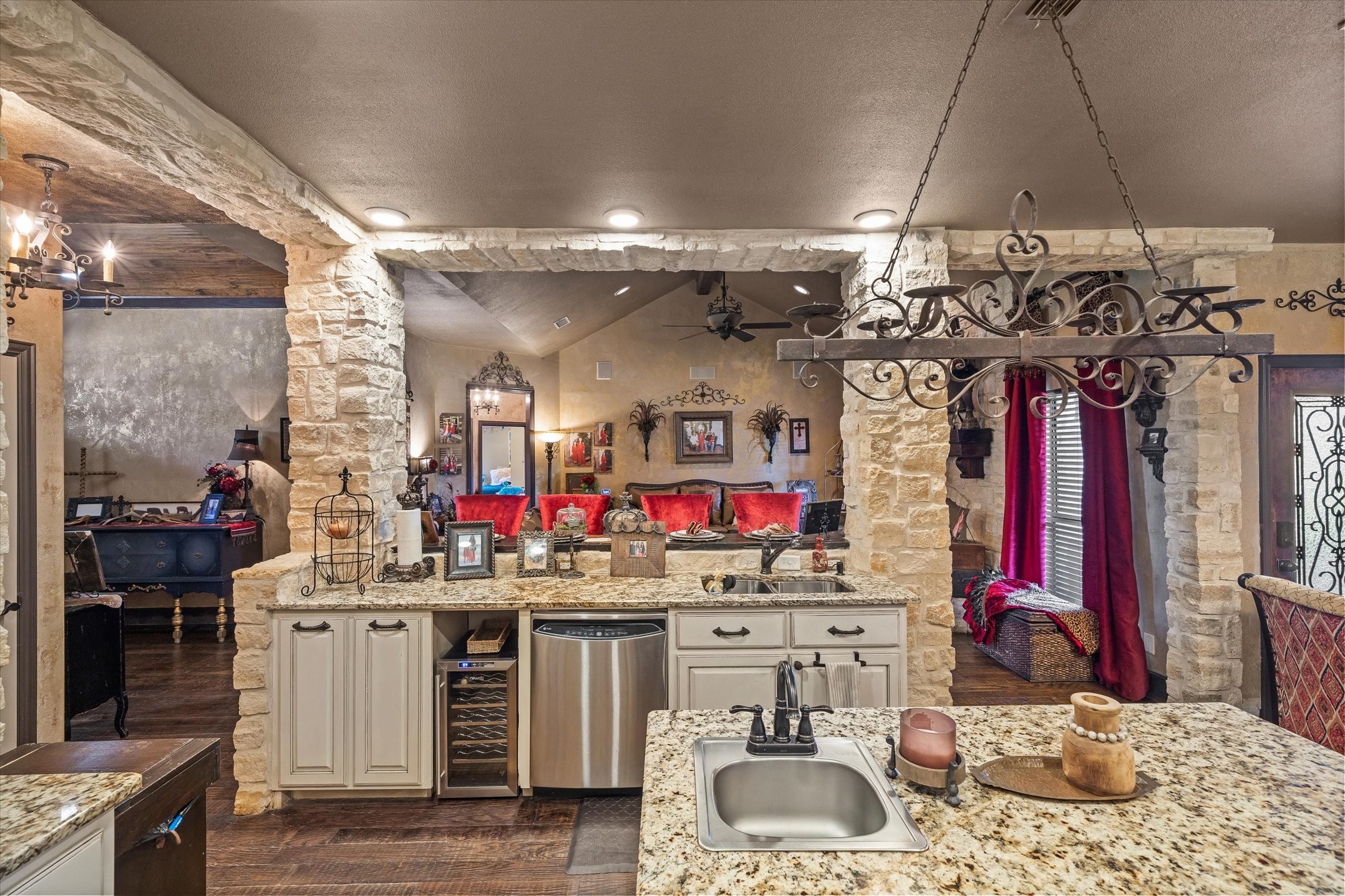 347 Vz County Road 3108 Edgewood TX 75117