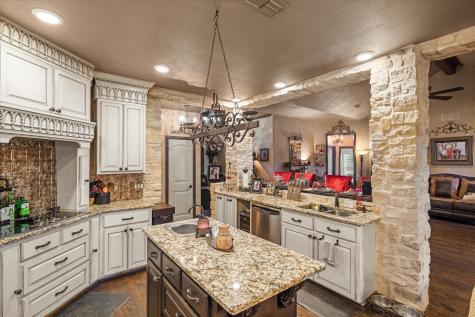 347 Vz County Road 3108 Edgewood TX 75117