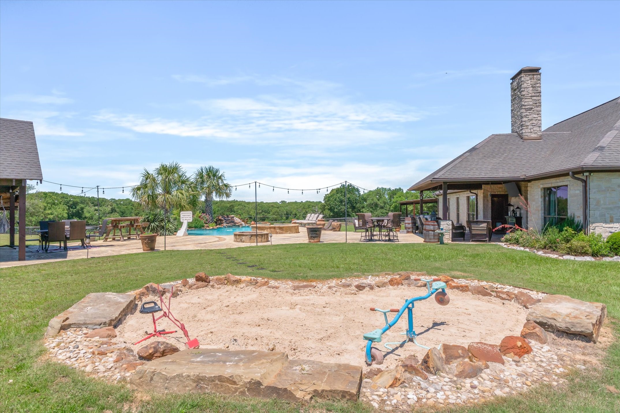 347 Vz County Road 3108 Edgewood TX 75117