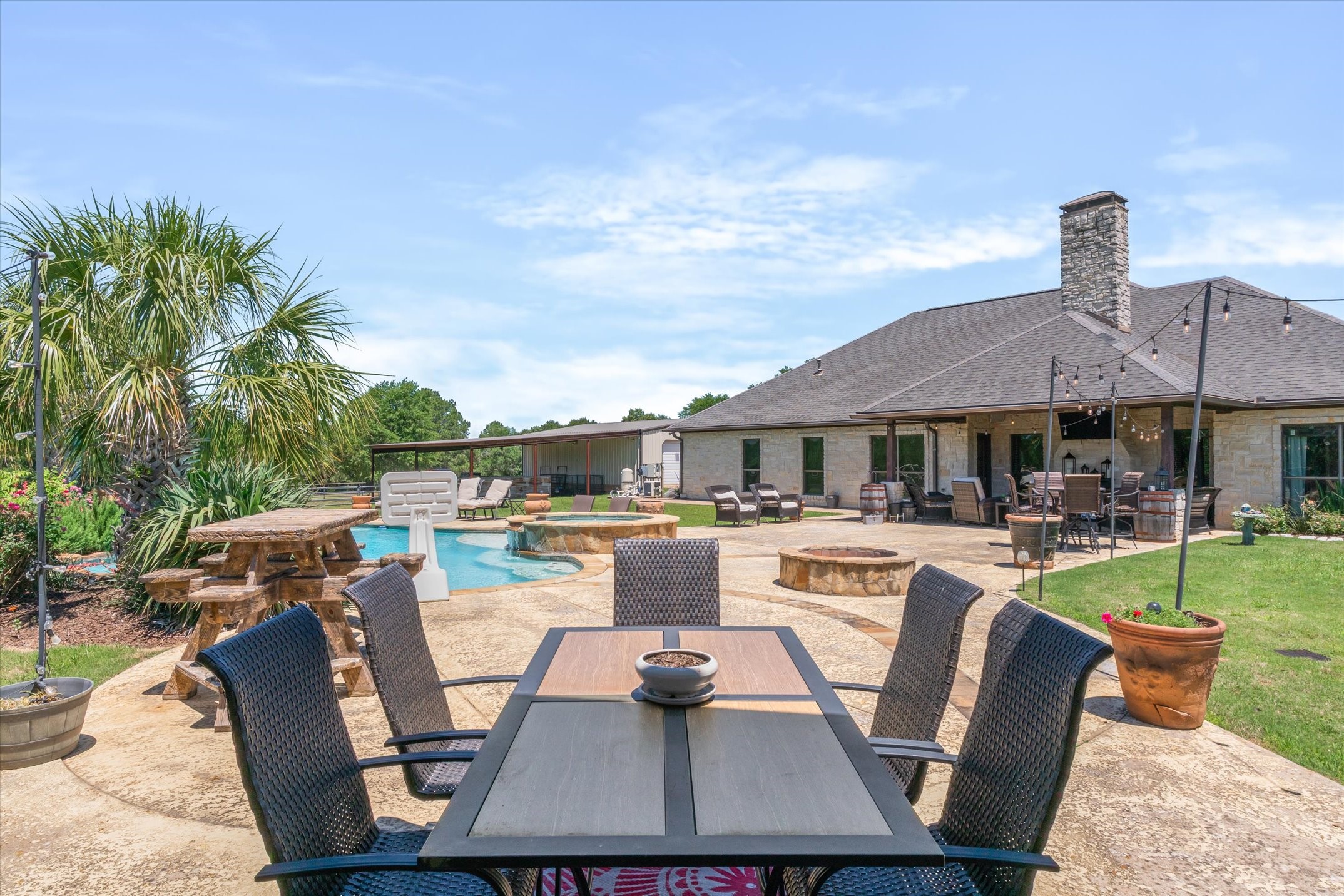 347 Vz County Road 3108 Edgewood TX 75117