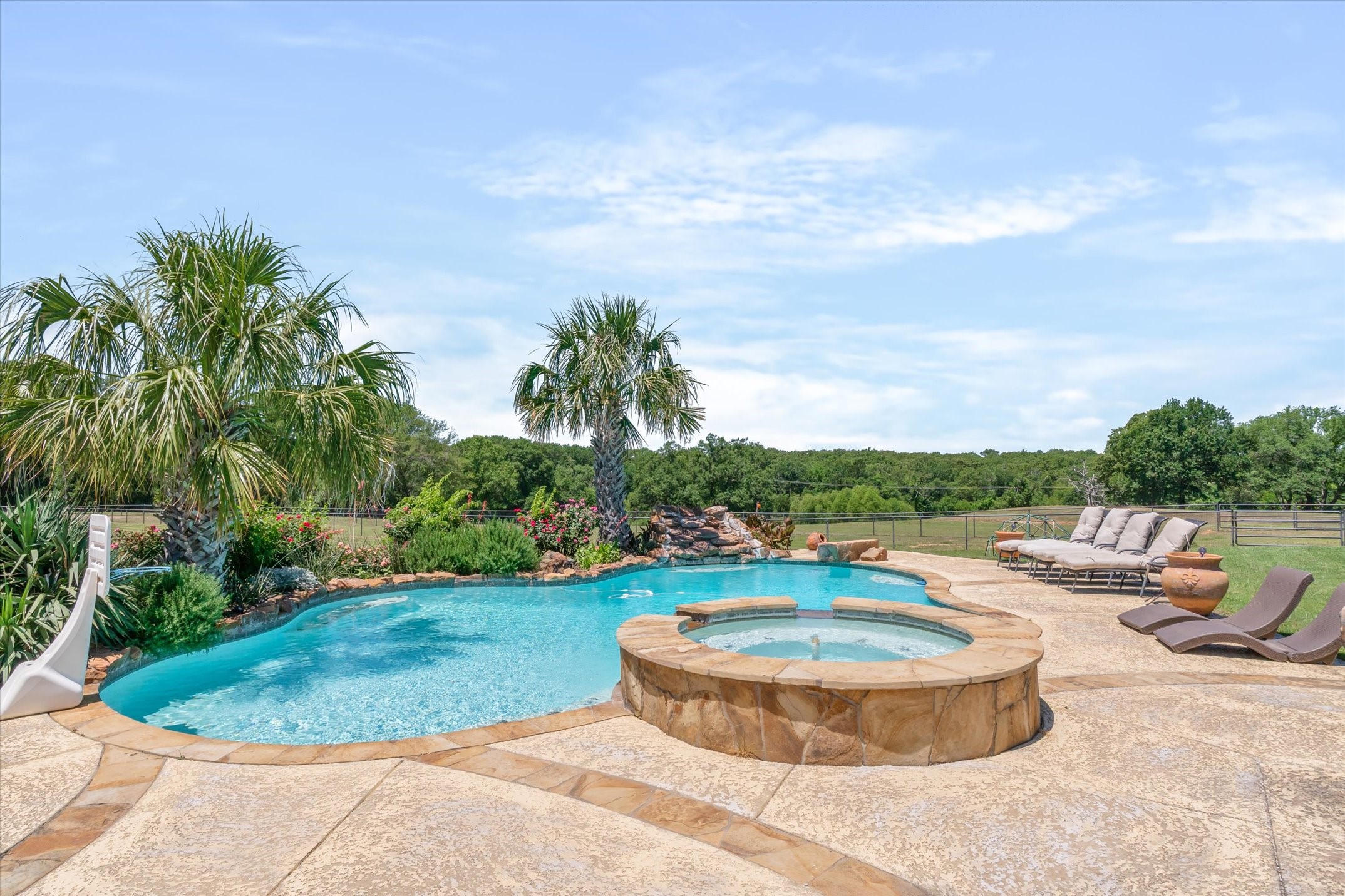 347 Vz County Road 3108 Edgewood TX 75117