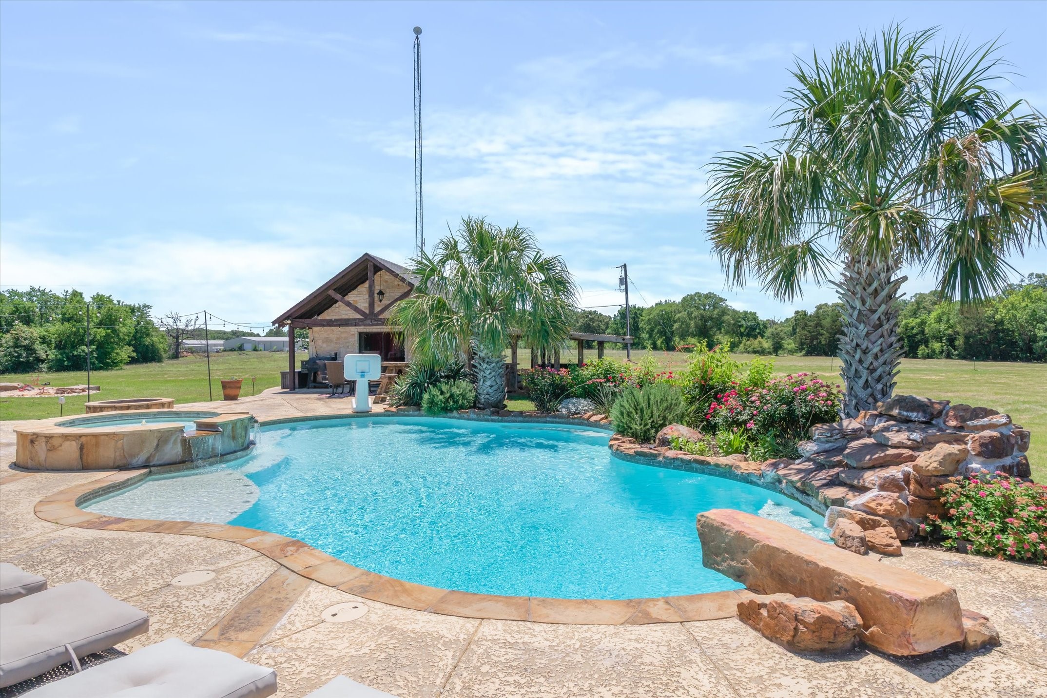 347 Vz County Road 3108 Edgewood TX 75117