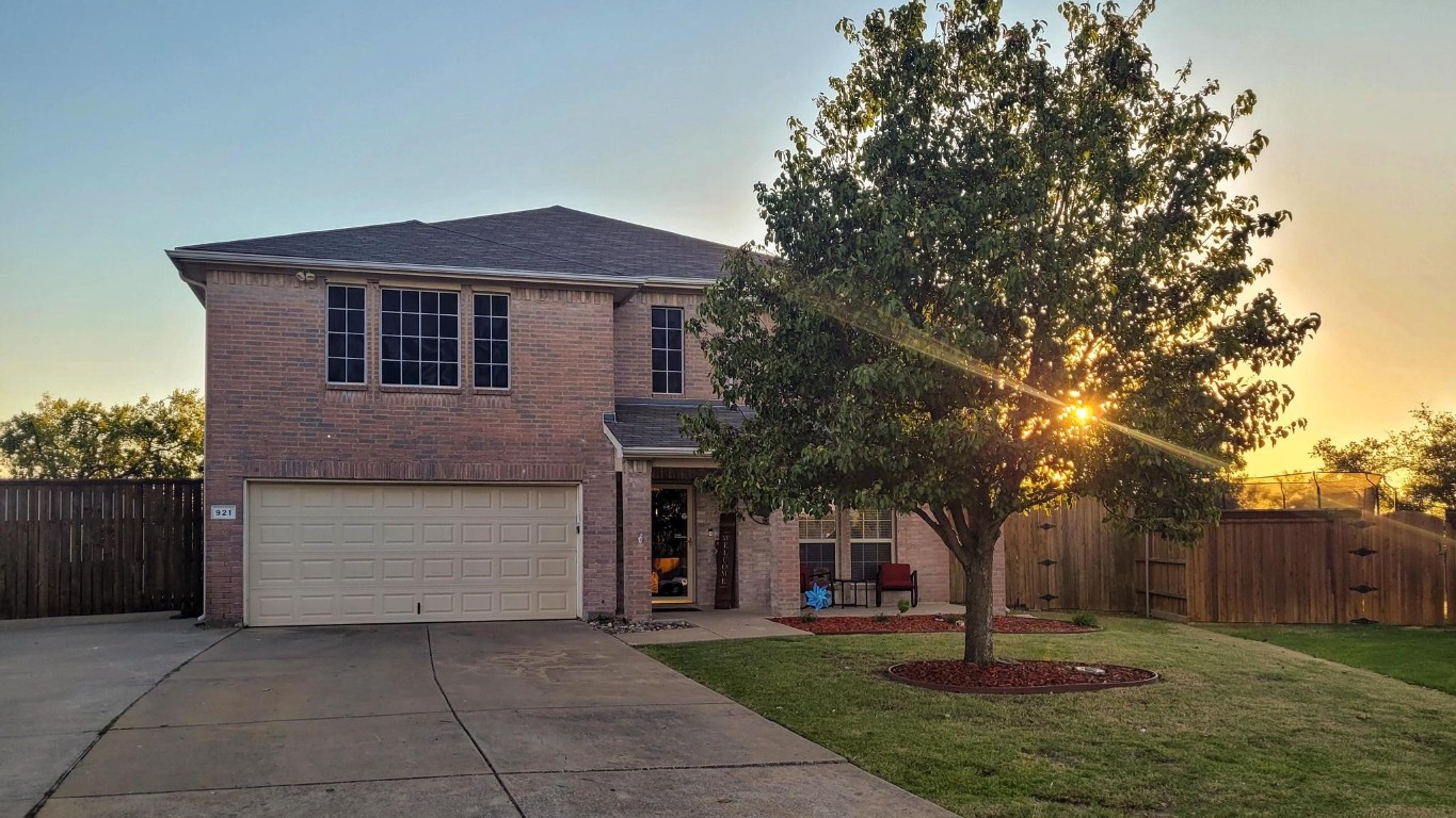 921 Zoe Street Royse City TX 75189