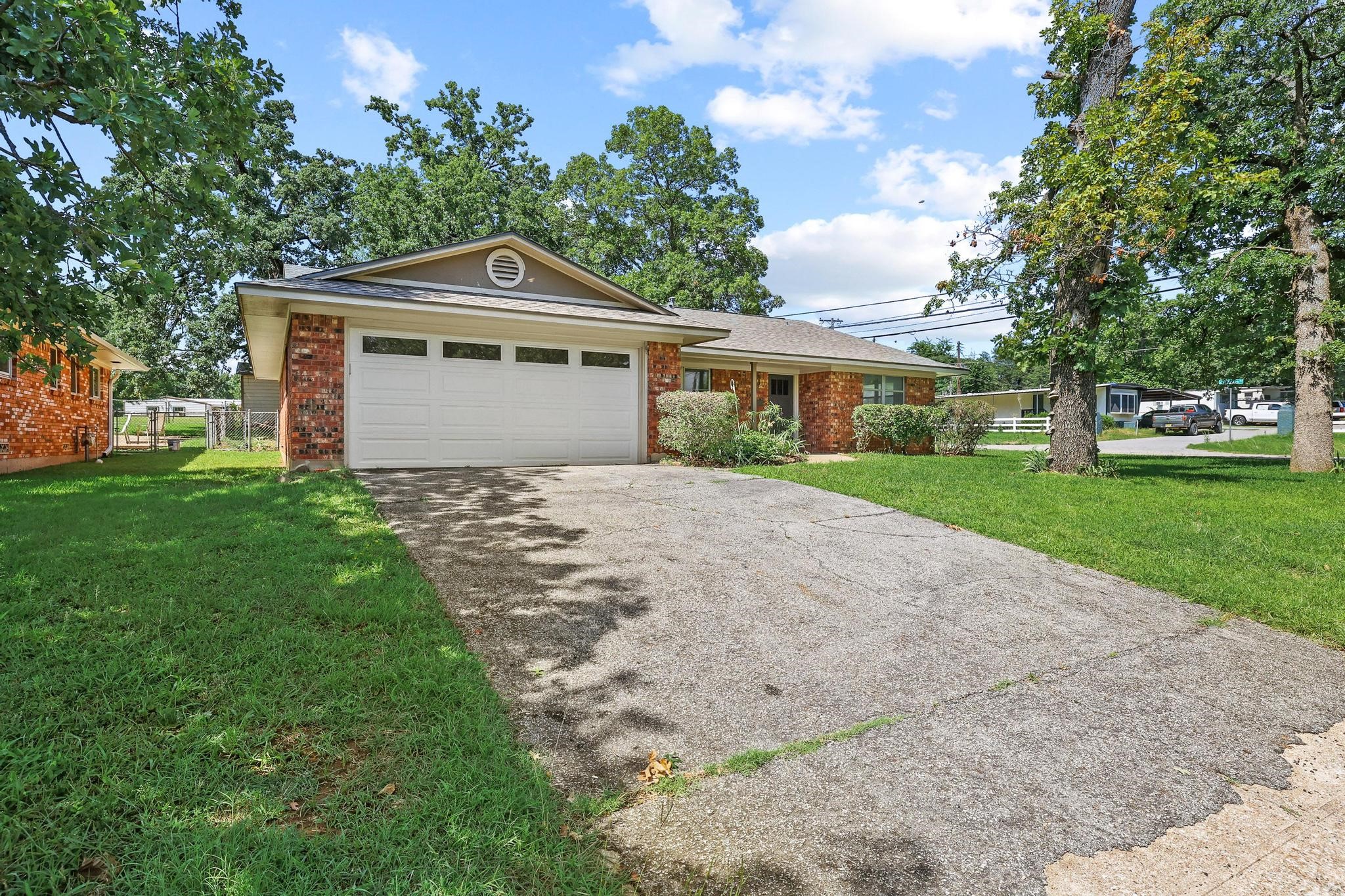 1301 Crestview Drive Denison TX 75020