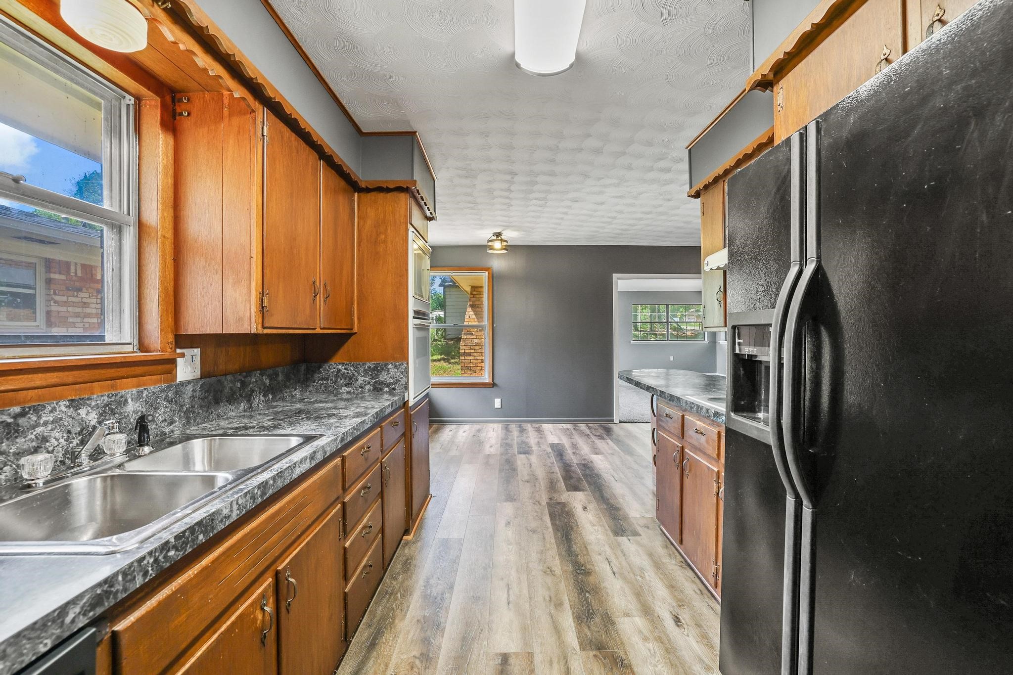 1301 Crestview Drive Denison TX 75020