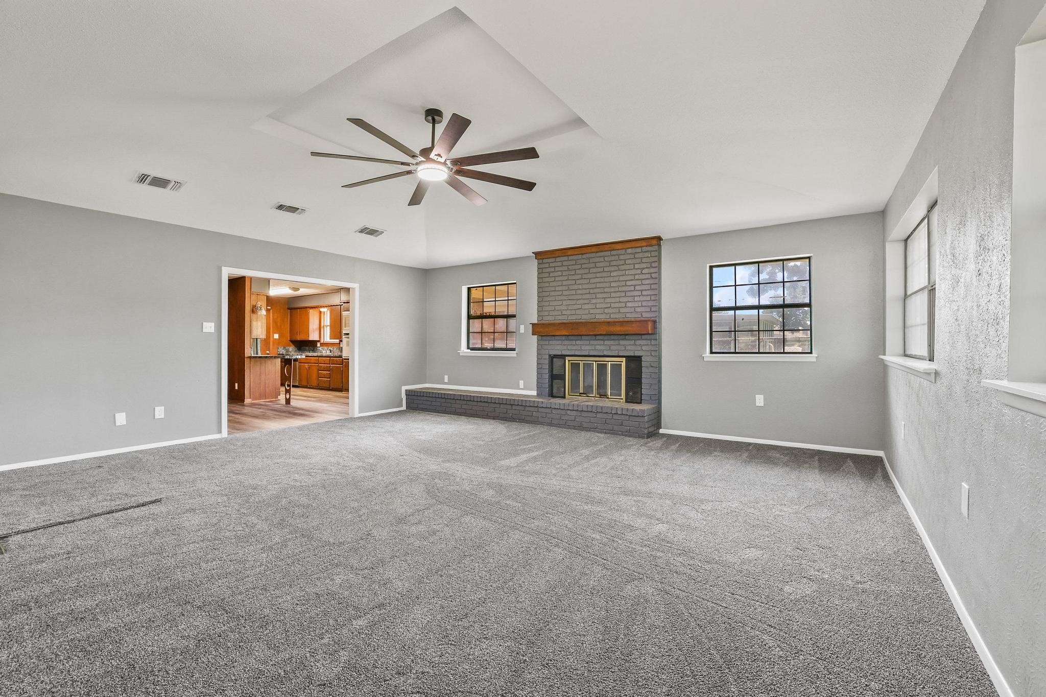 1301 Crestview Drive Denison TX 75020