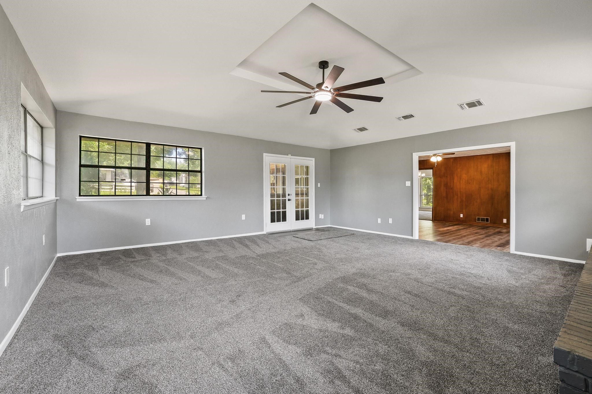 1301 Crestview Drive Denison TX 75020