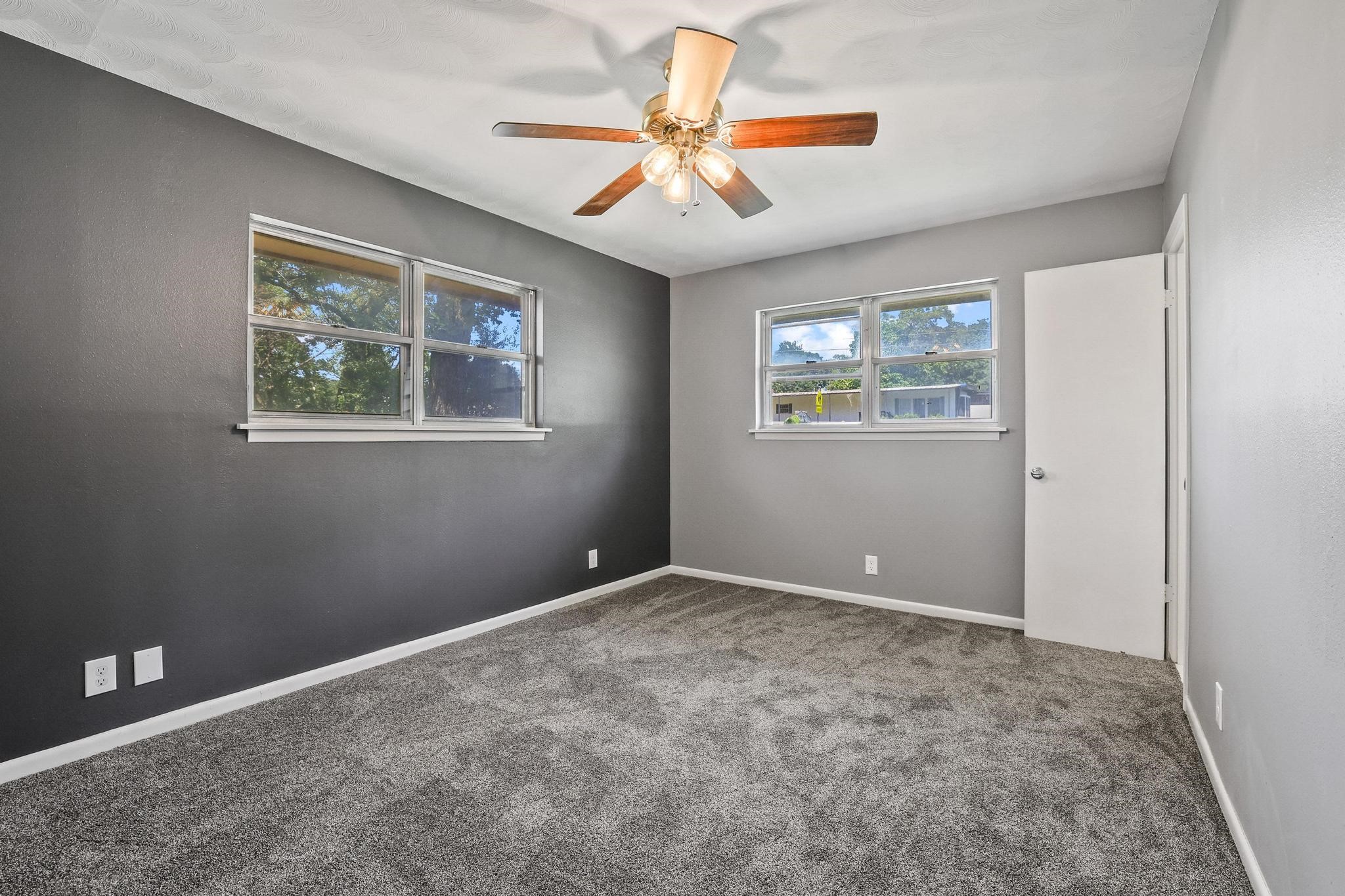 1301 Crestview Drive Denison TX 75020