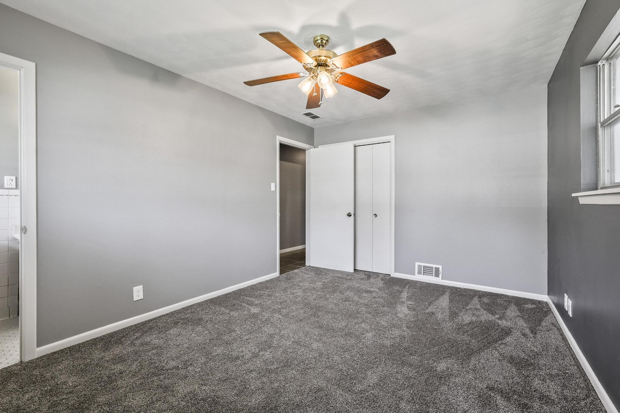 1301 Crestview Drive Denison TX 75020