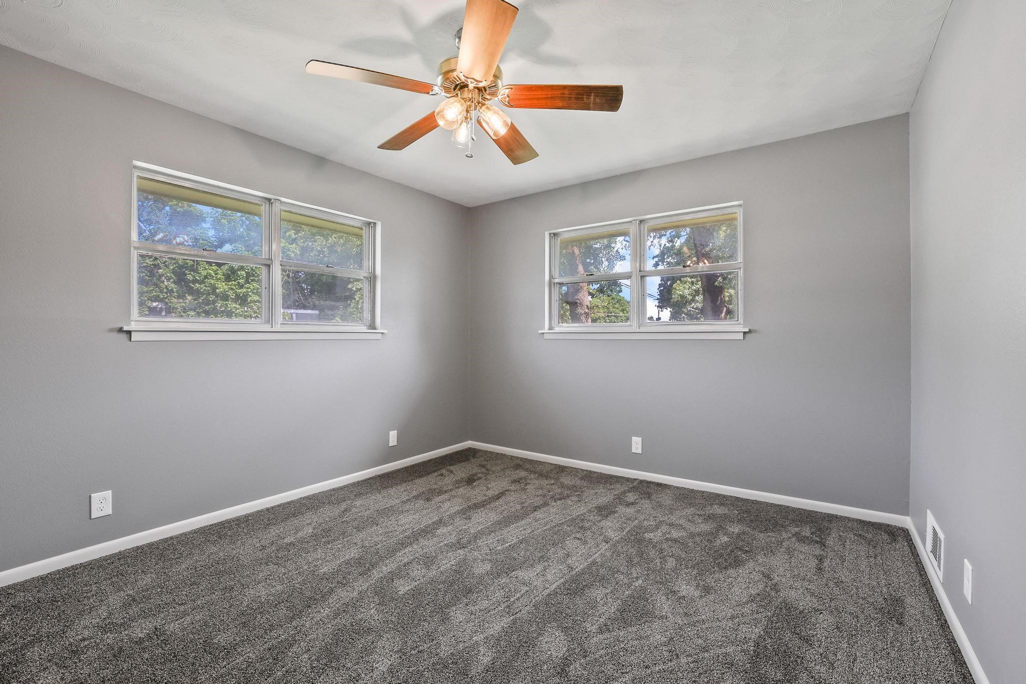 1301 Crestview Drive Denison TX 75020