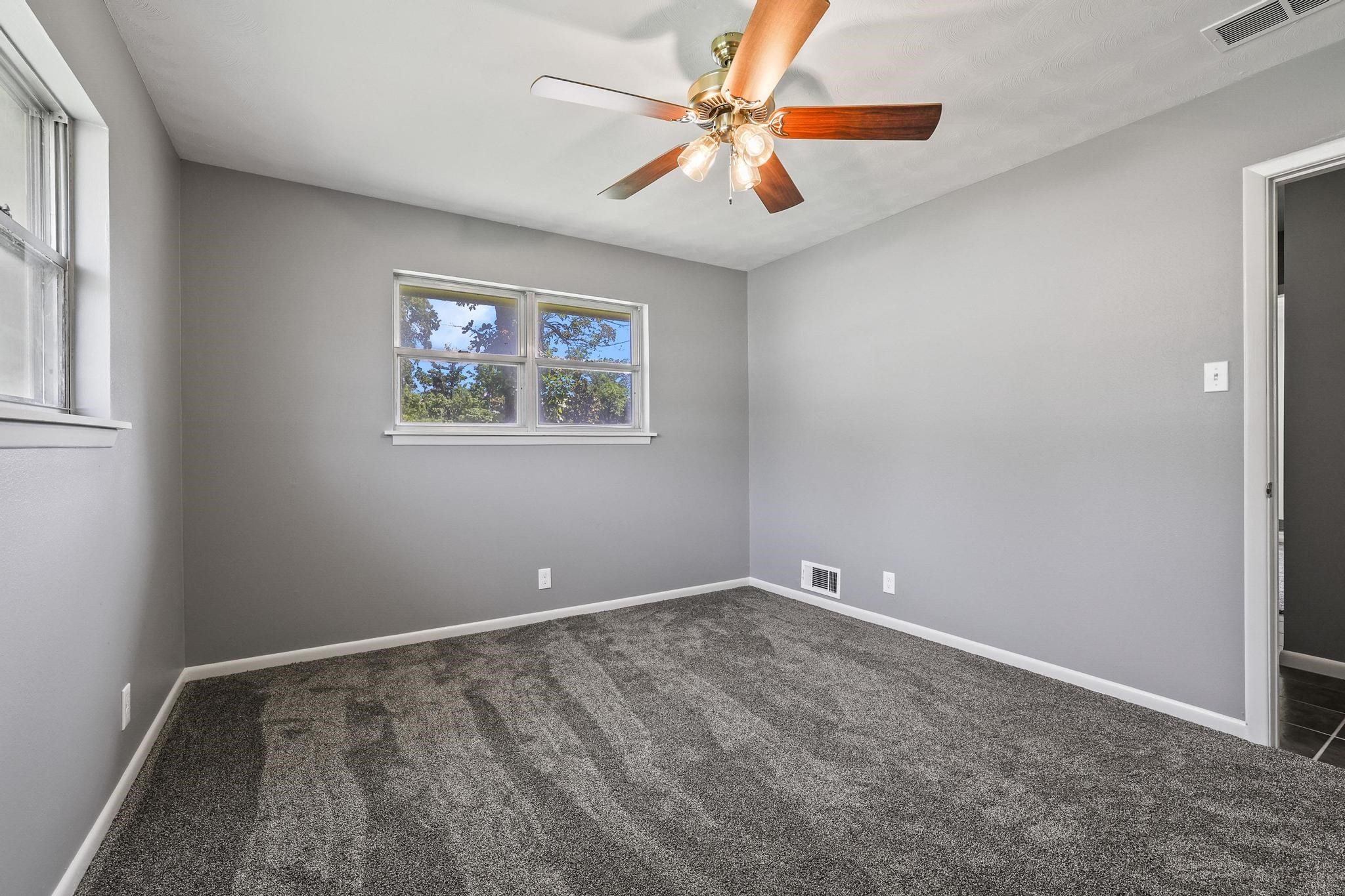 1301 Crestview Drive Denison TX 75020
