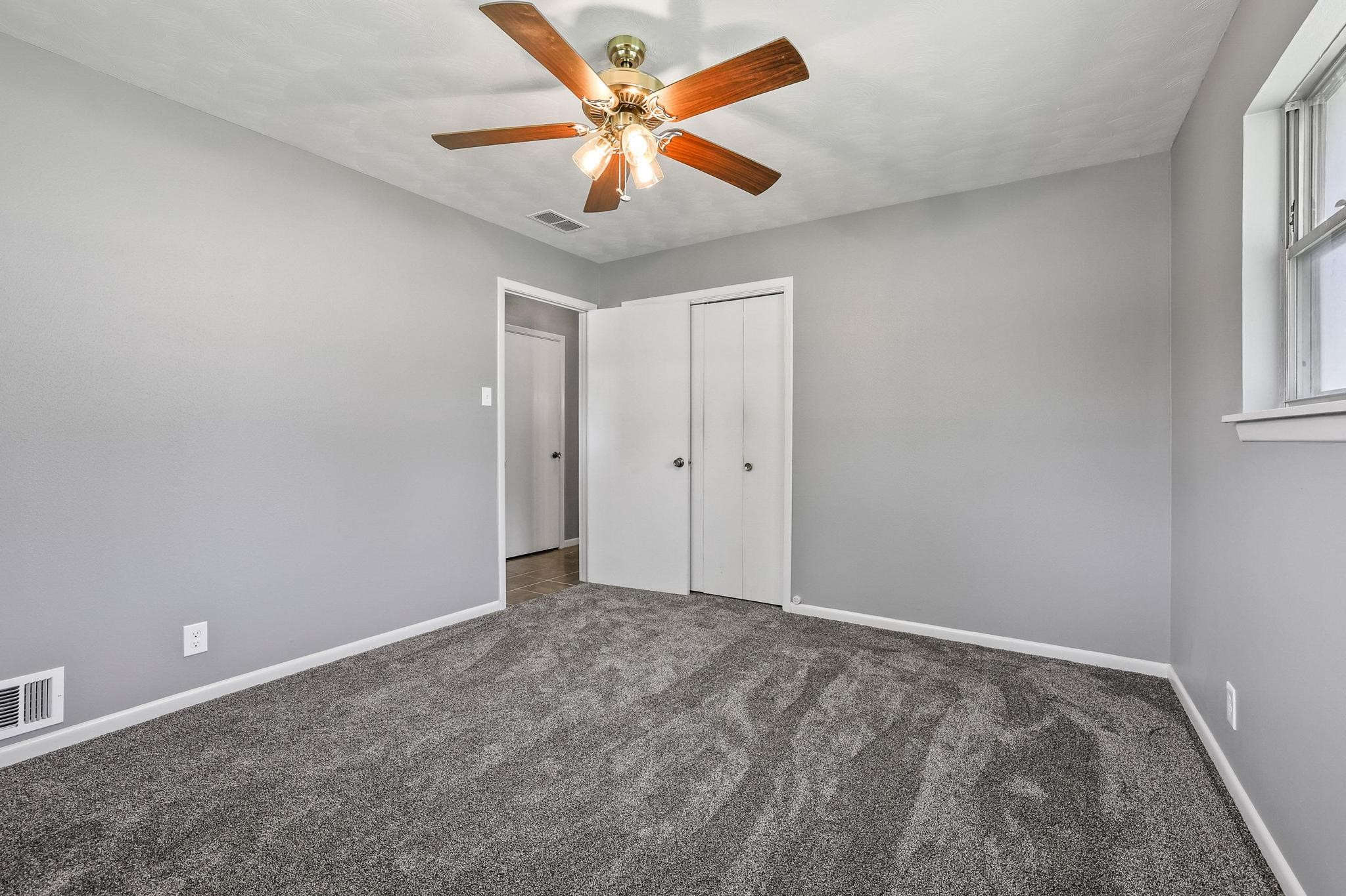 1301 Crestview Drive Denison TX 75020