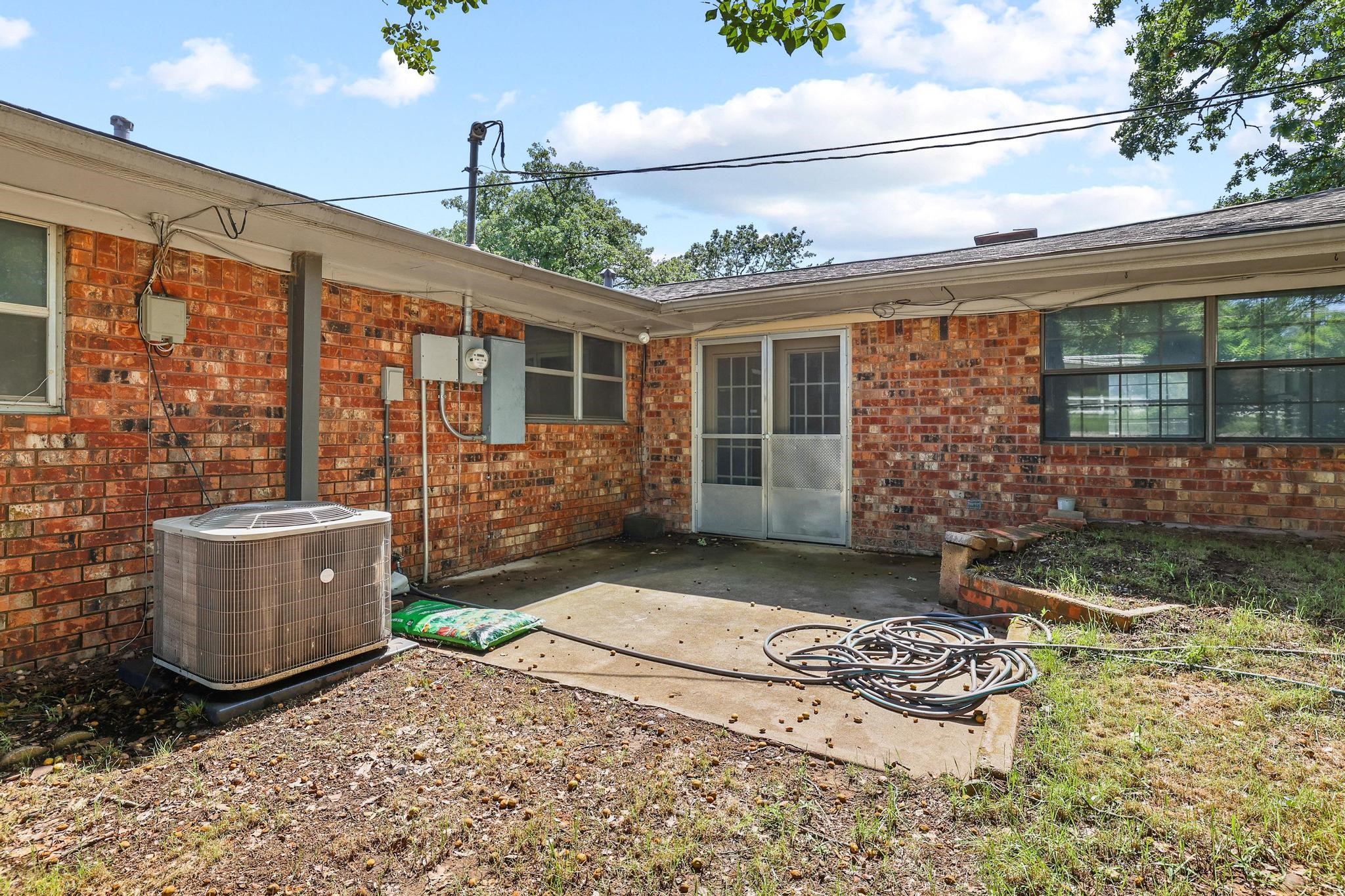 1301 Crestview Drive Denison TX 75020