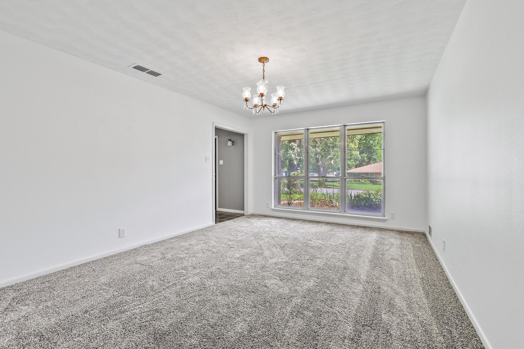 1301 Crestview Drive Denison TX 75020