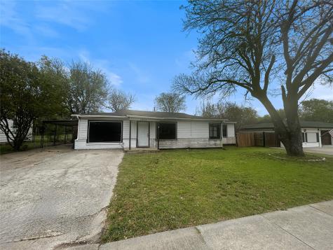 1031 Wade Hampton Street Benbrook TX 76126