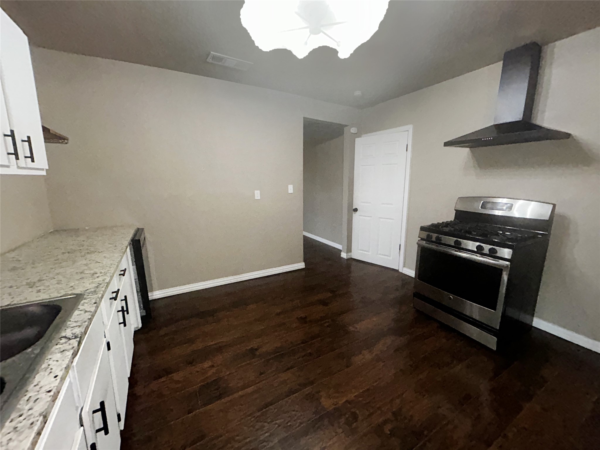 1031 Wade Hampton Street Benbrook TX 76126