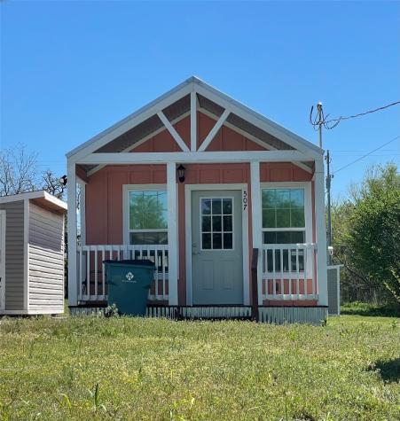 507 Ussery Street Bowie TX 76230