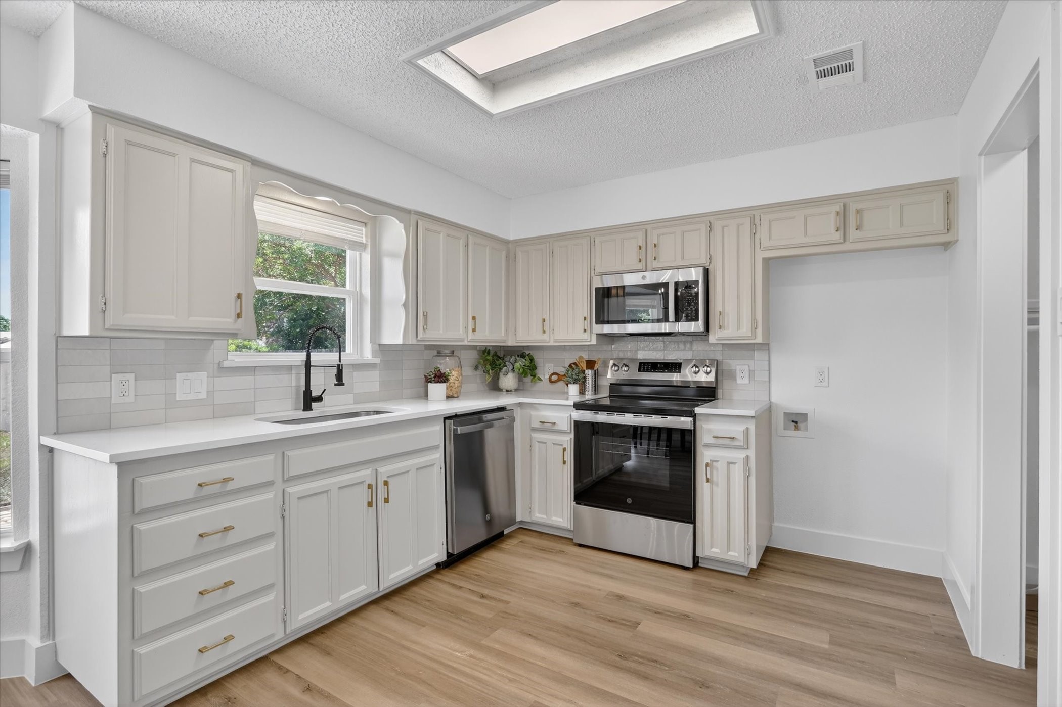 6636 Redbud Drive Watauga TX 76148