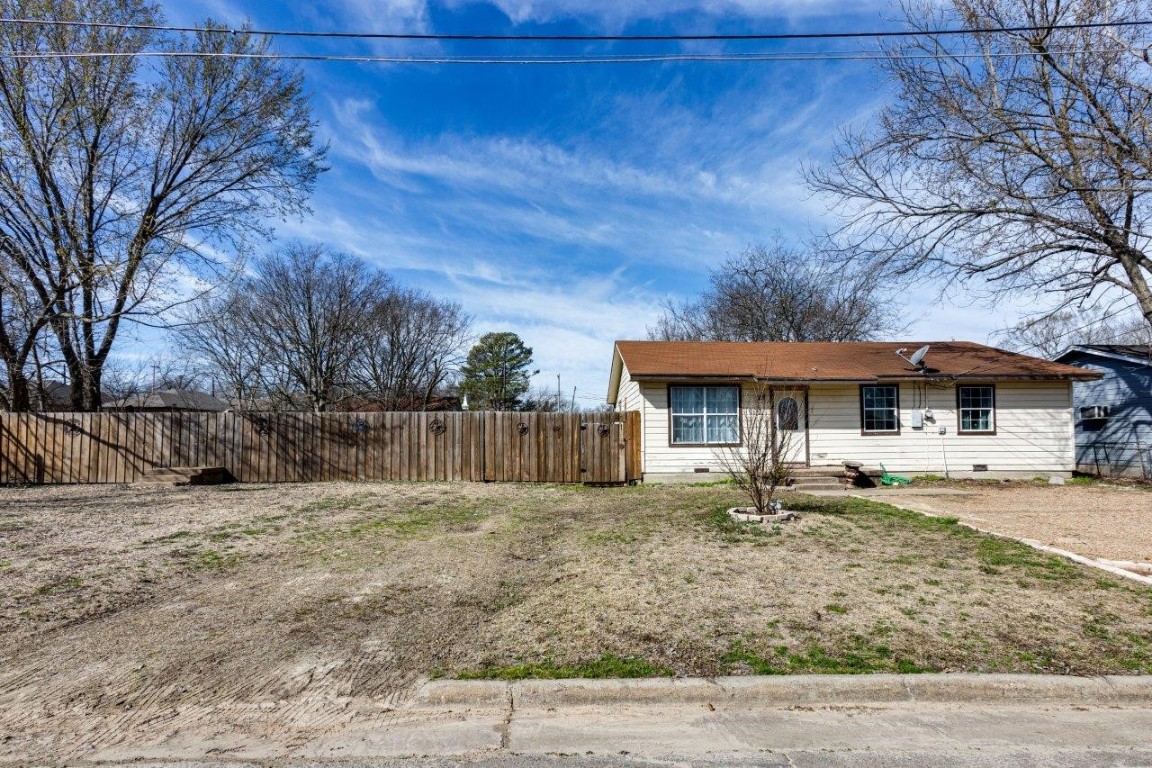 902 Edgar Street Greenville TX 75401