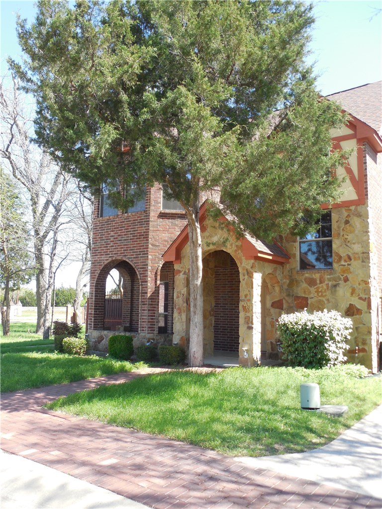 504 Phillip Drive Cedar Hill TX 75104