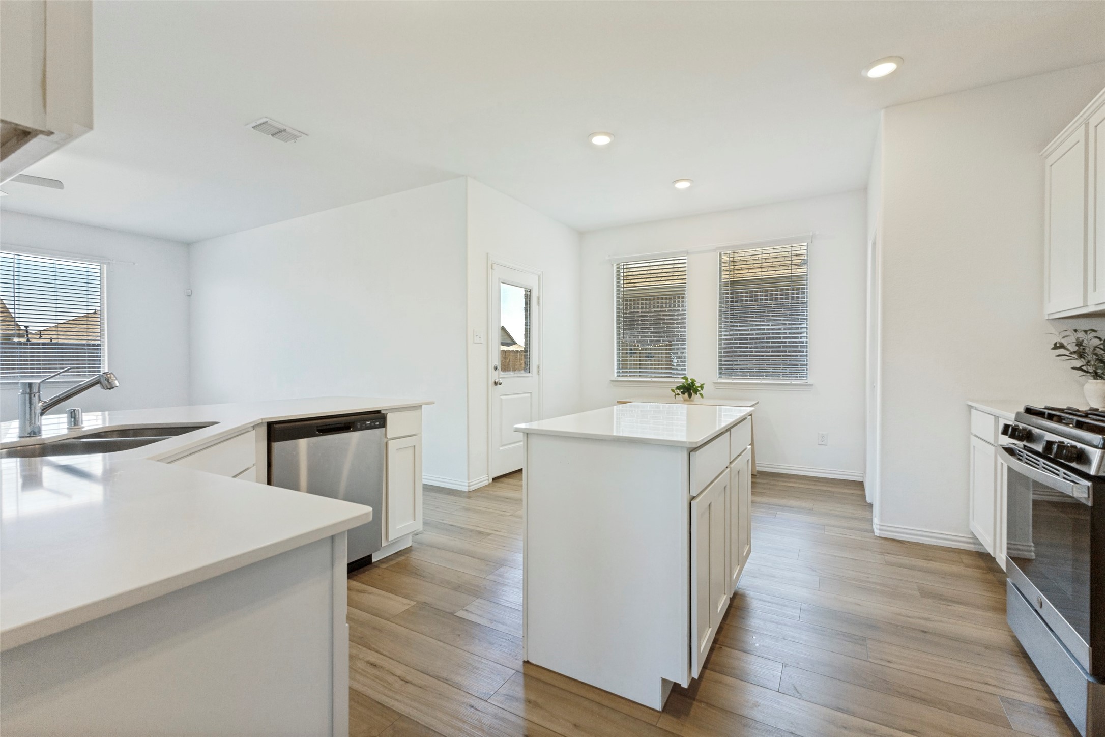 3305 Cardinal Flower Place Mckinney TX 75071
