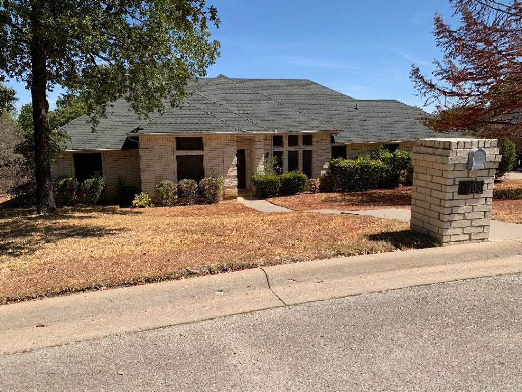 1905 Country Brook Drive Weatherford TX 76087