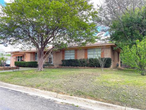 301 Leftwich Street Mount Vernon TX 75457