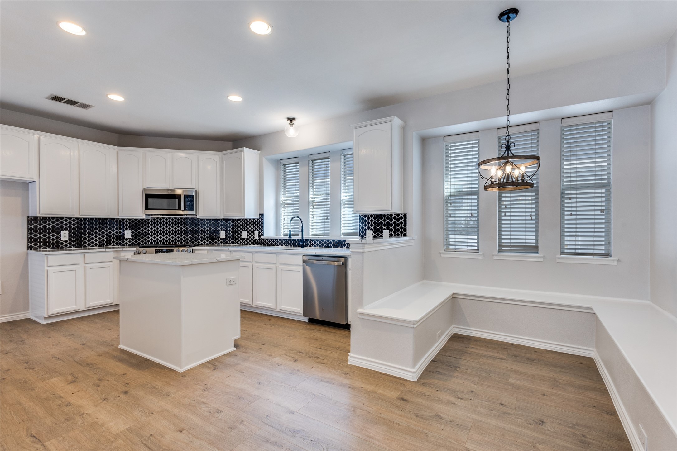 1213 King George Lane Savannah TX 76227