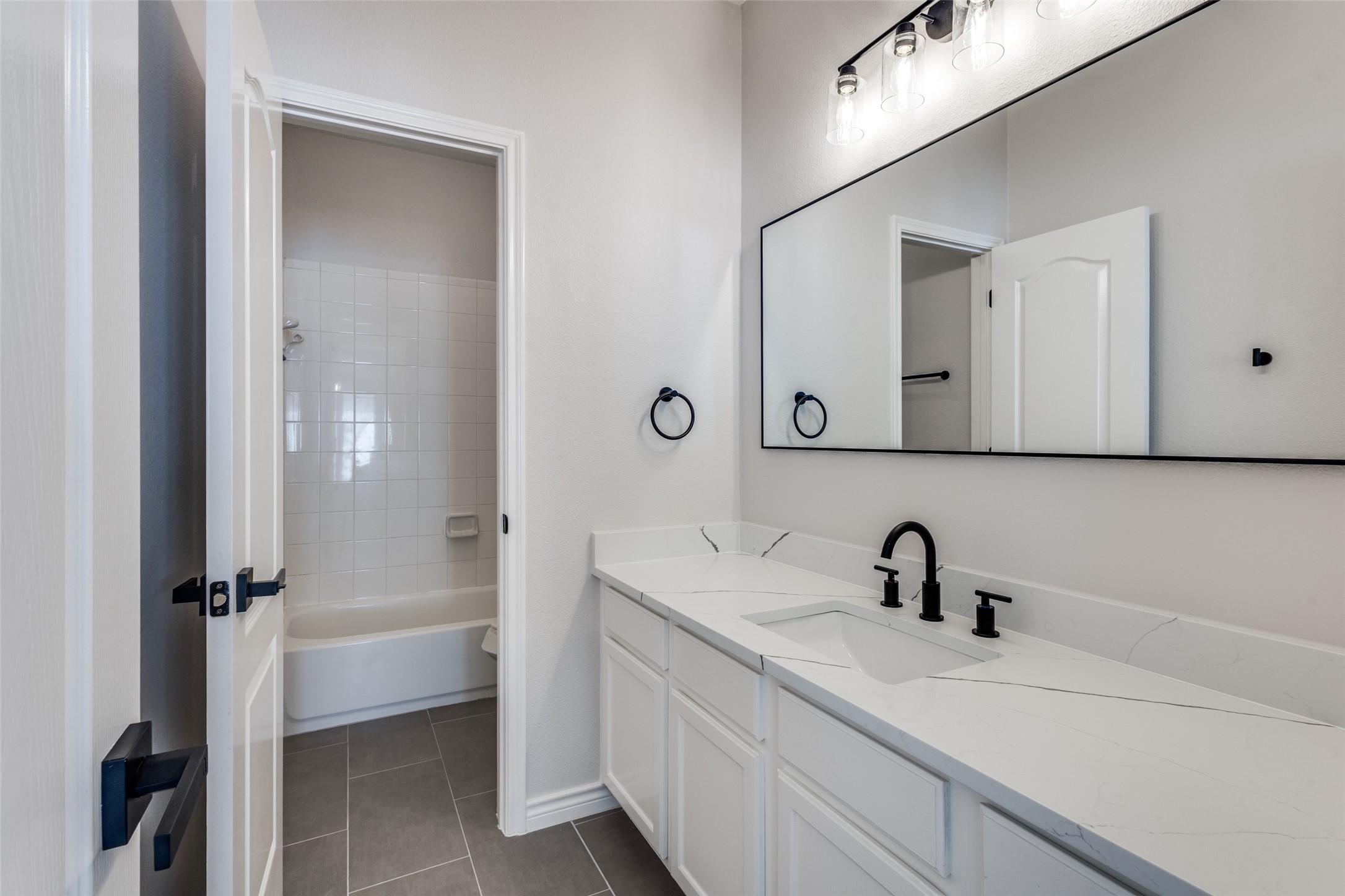 1213 King George Lane Savannah TX 76227