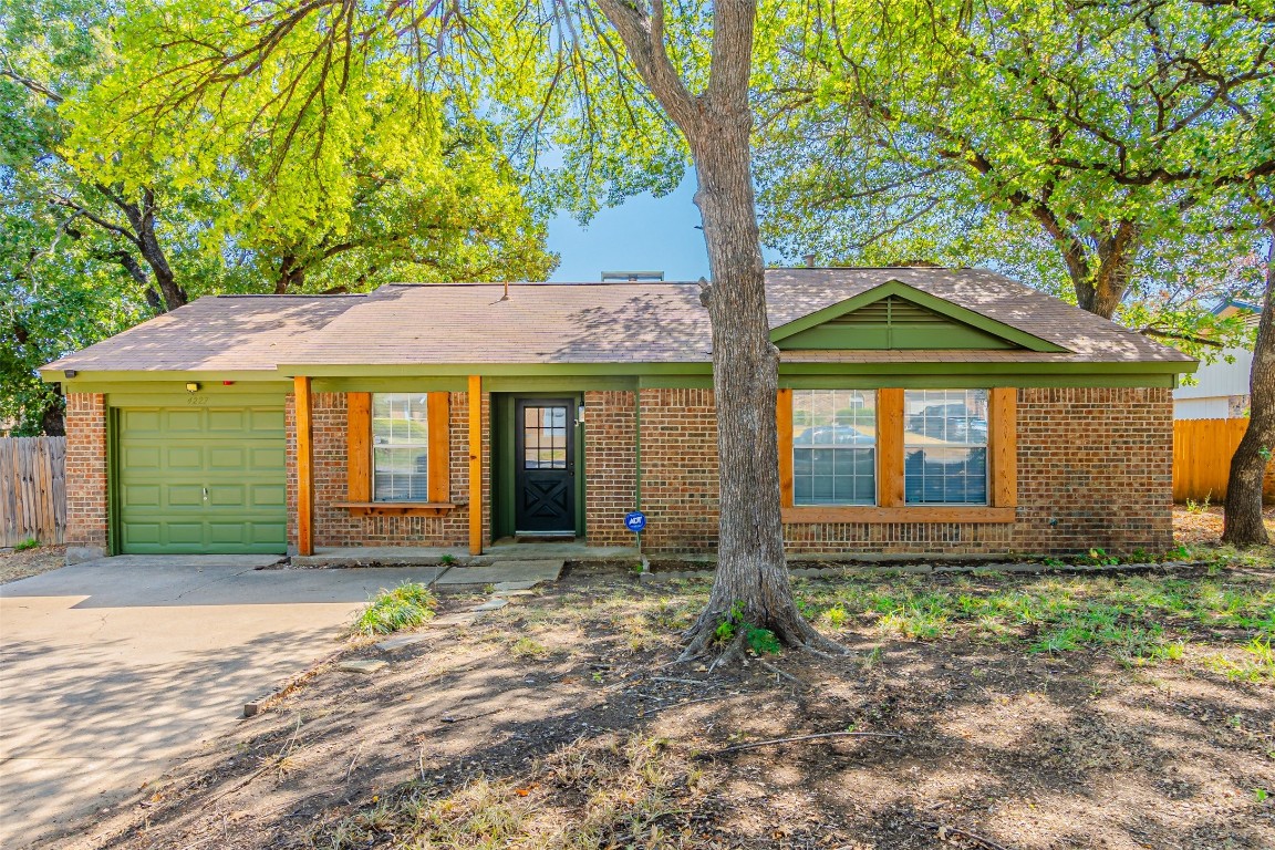 4227 Glen Pines Court Arlington TX 76016