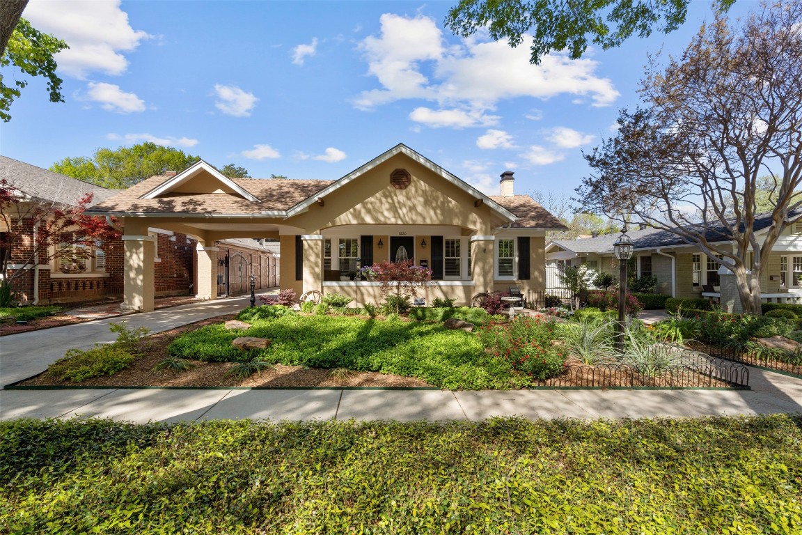 1220 Clover Lane Fort Worth TX 76107