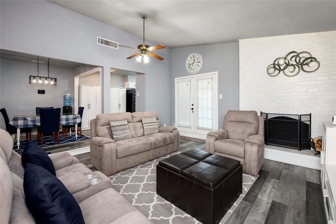 1205 Delores Drive Garland TX 75040
