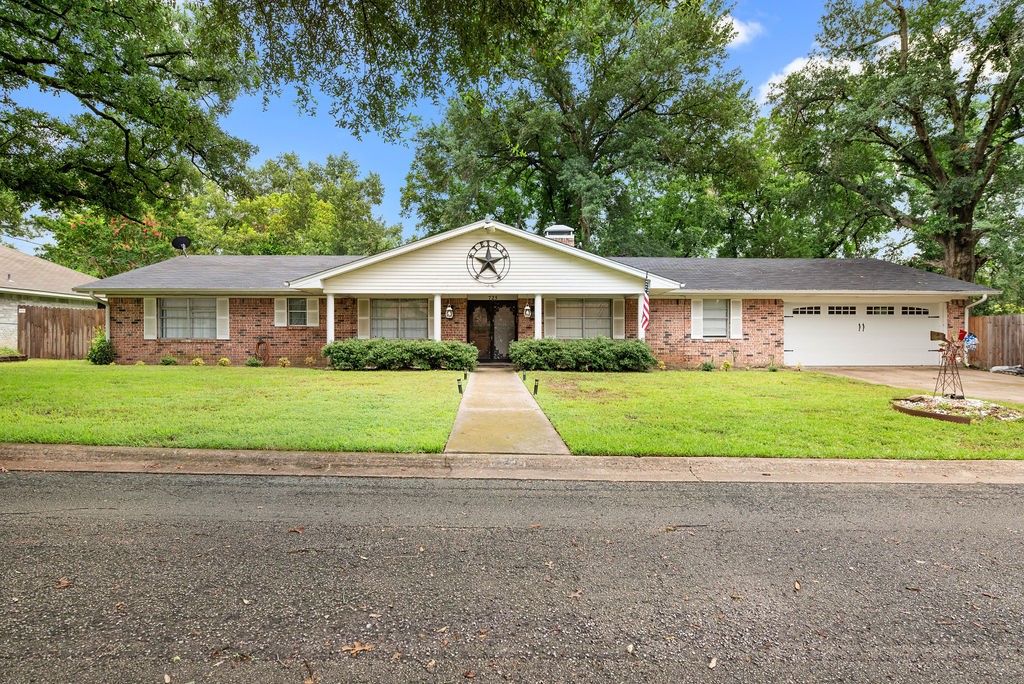 725 W Blair Street Mineola TX 75773