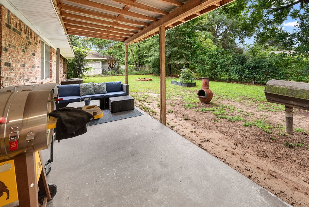 725 W Blair Street Mineola TX 75773