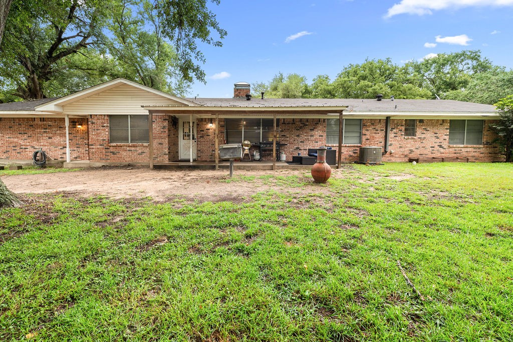 725 W Blair Street Mineola TX 75773