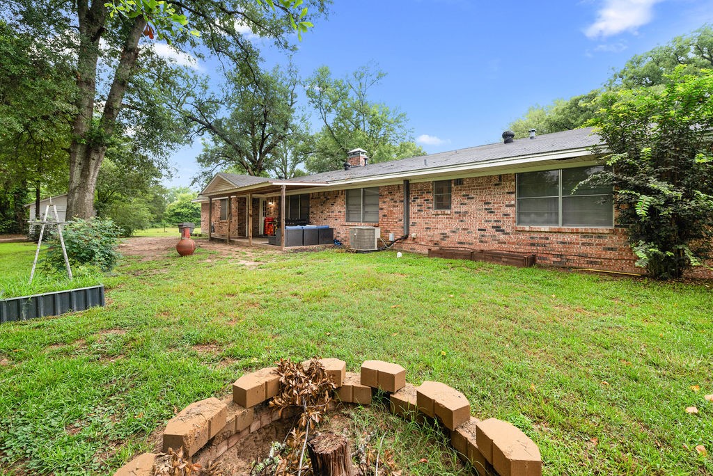 725 W Blair Street Mineola TX 75773
