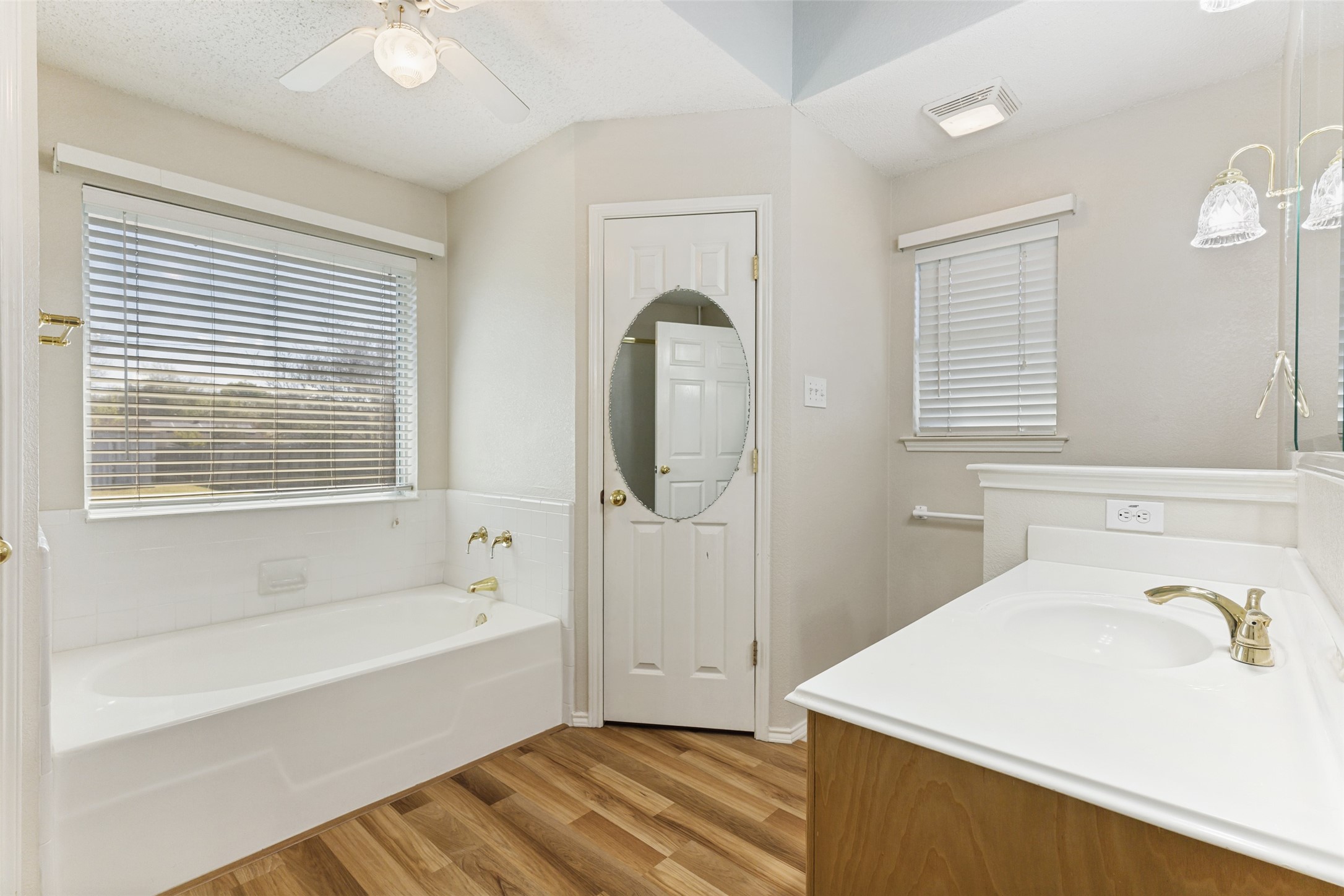 6908 Cheatham Drive Watauga TX 76148