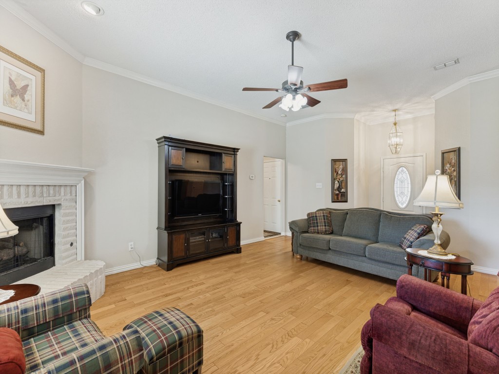 6908 Cheatham Drive Watauga TX 76148