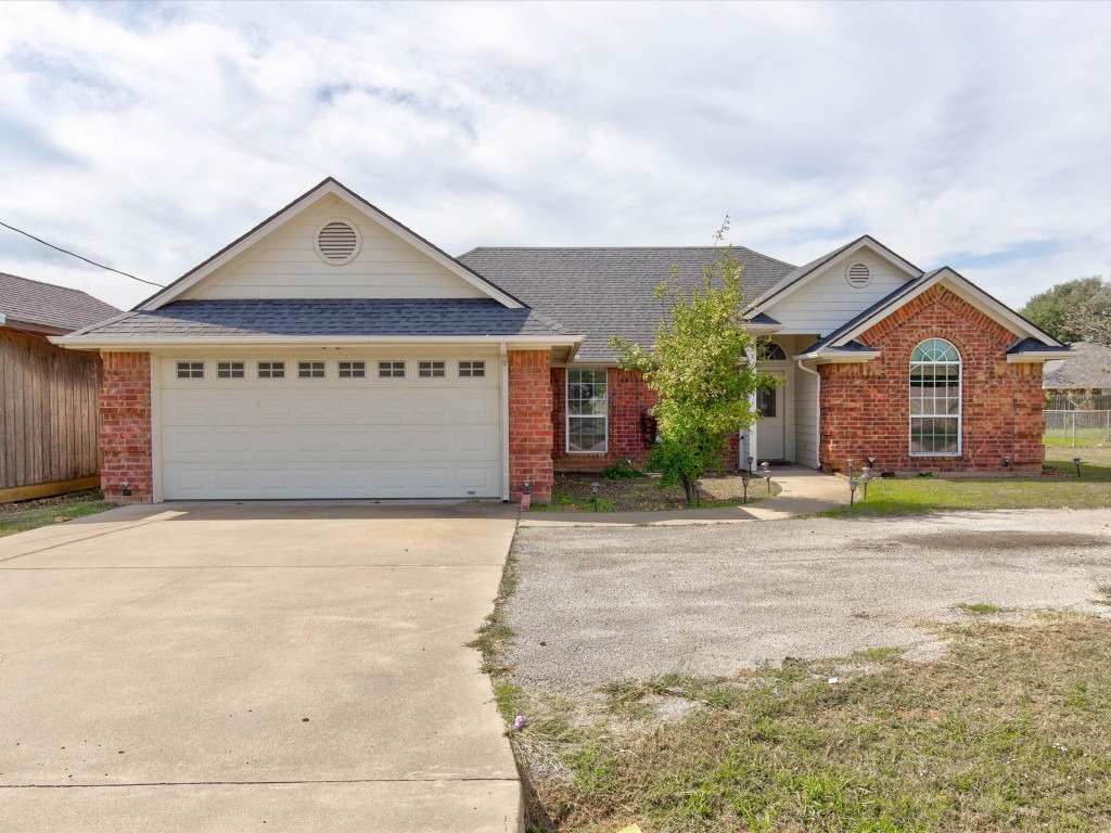 3912 Mountain Vista Drive Granbury TX 76048