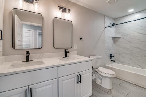 352 E Page Avenue Dallas TX 75203