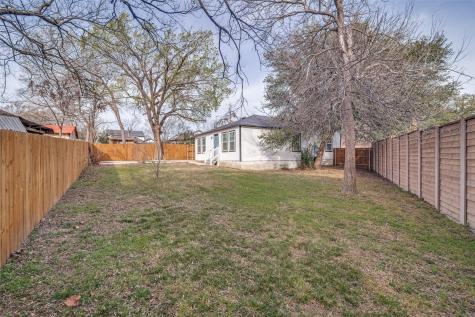 352 E Page Avenue Dallas TX 75203