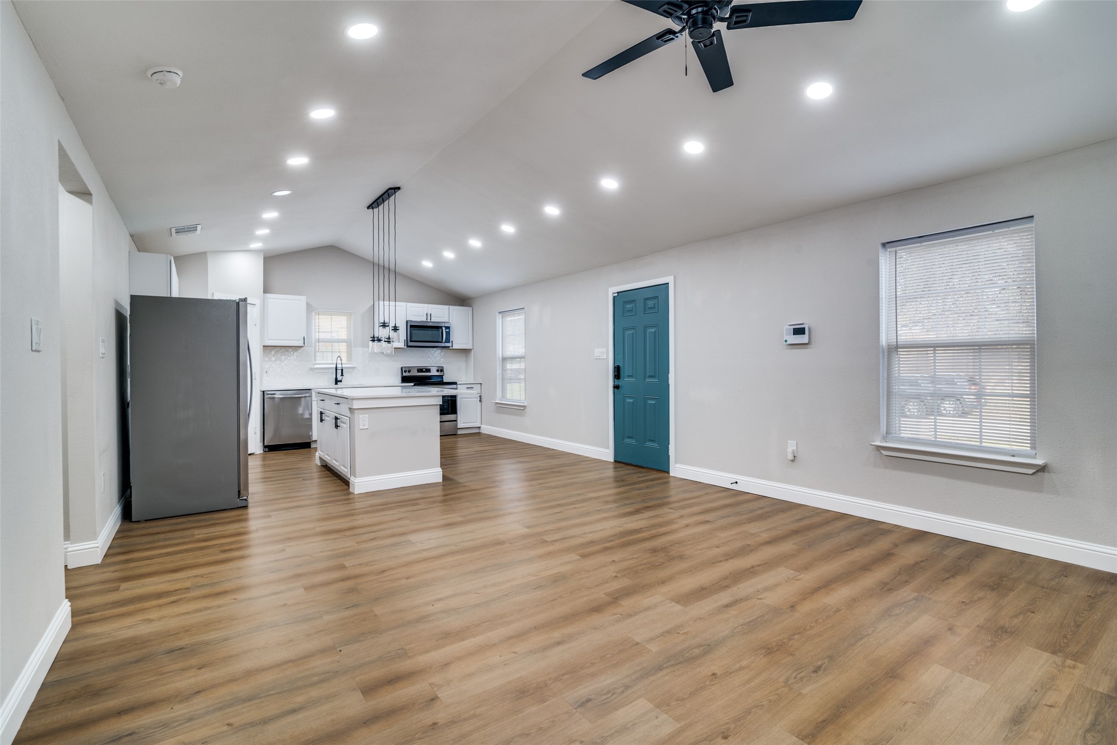 352 E Page Avenue Dallas TX 75203