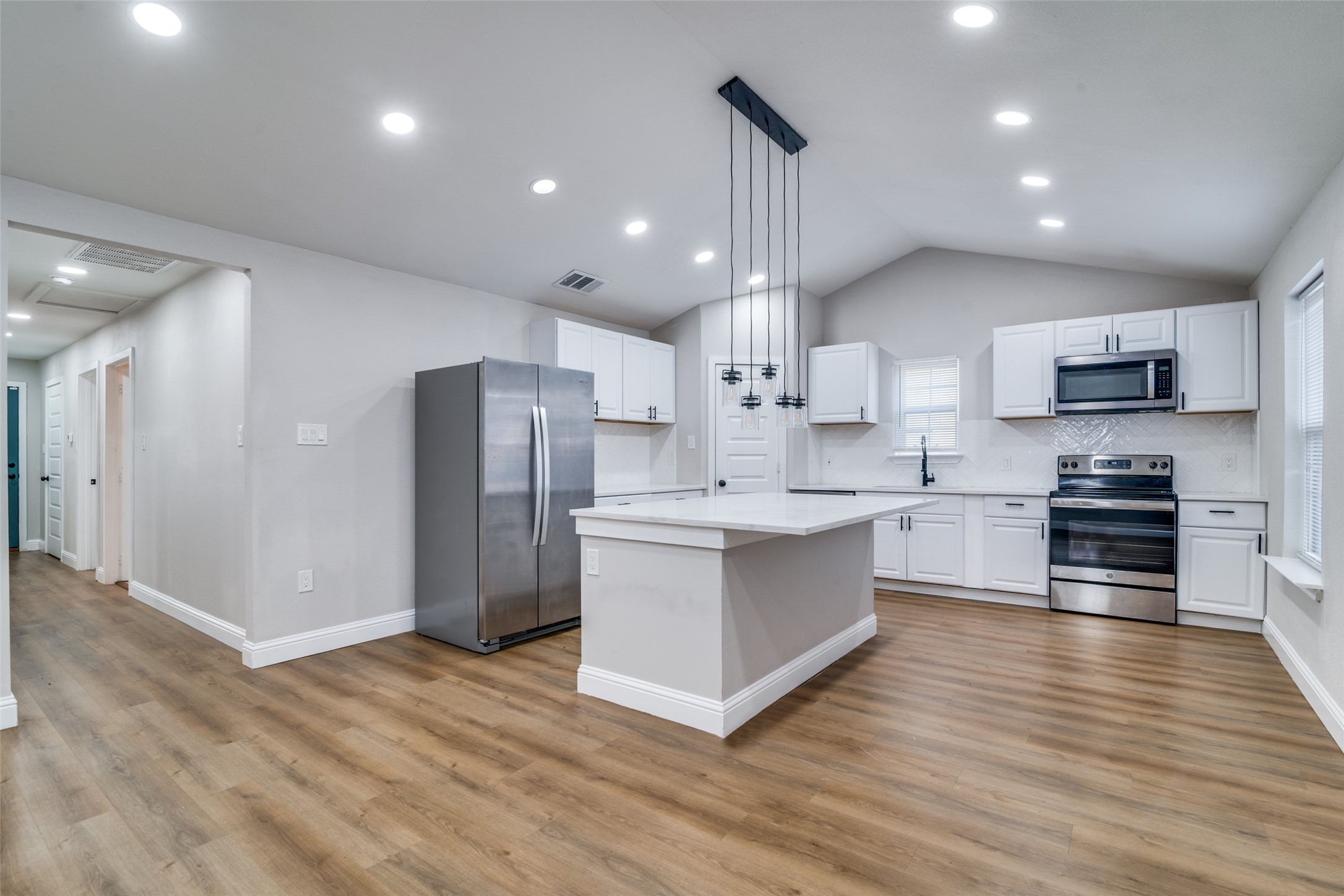 352 E Page Avenue Dallas TX 75203