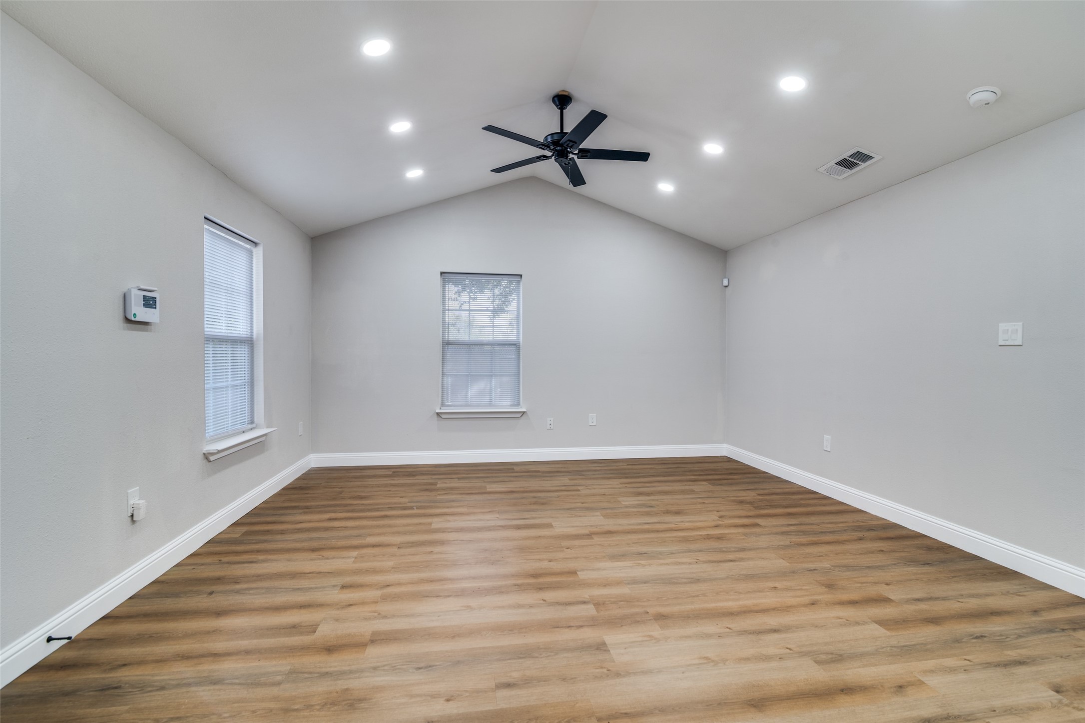 352 E Page Avenue Dallas TX 75203