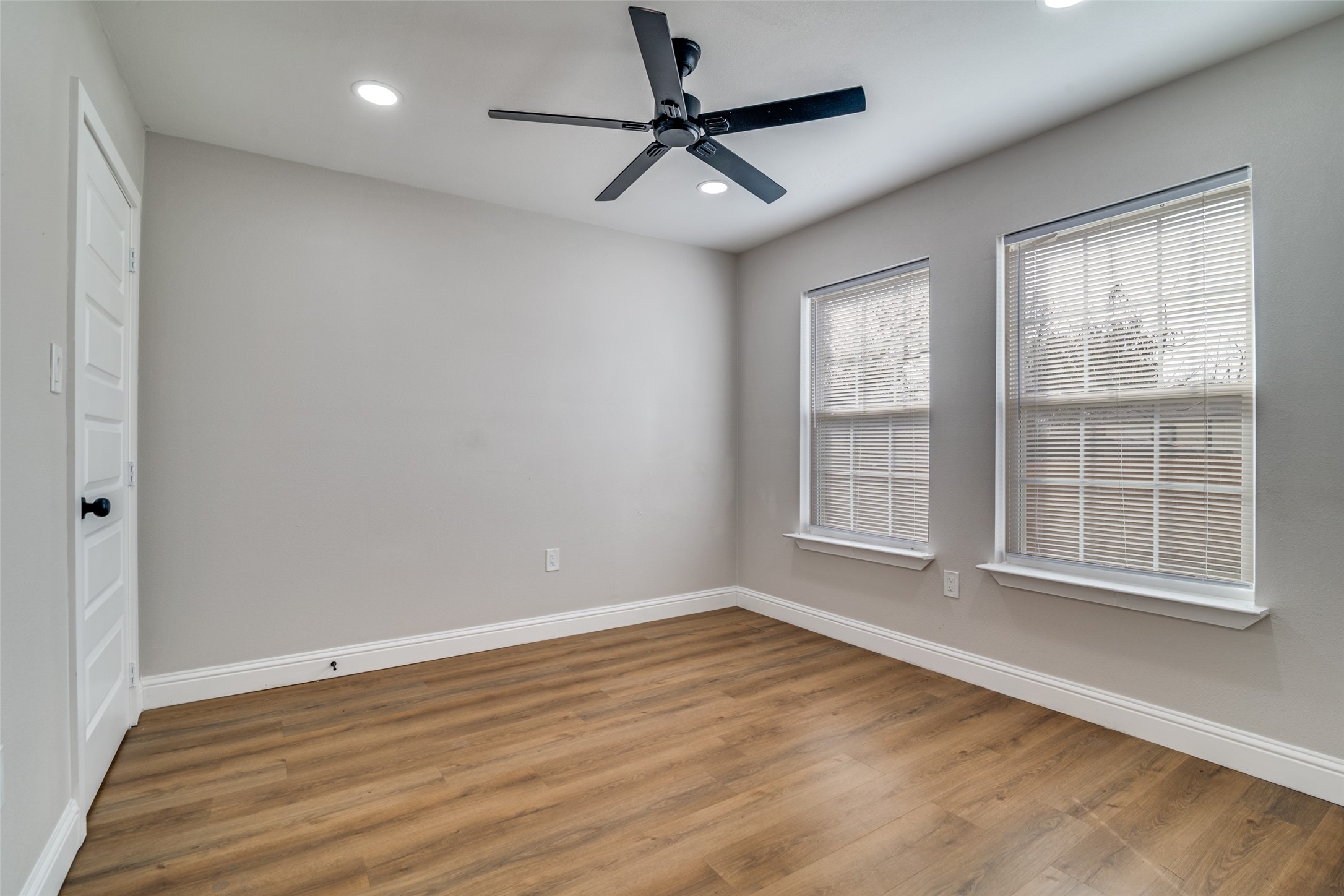352 E Page Avenue Dallas TX 75203