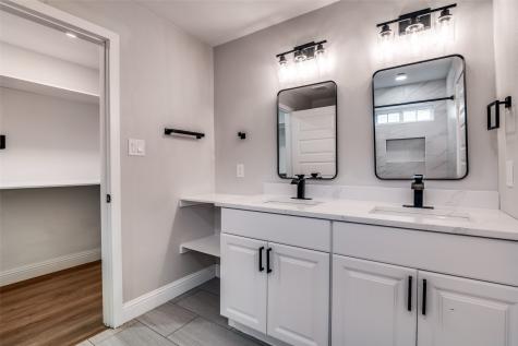 352 E Page Avenue Dallas TX 75203