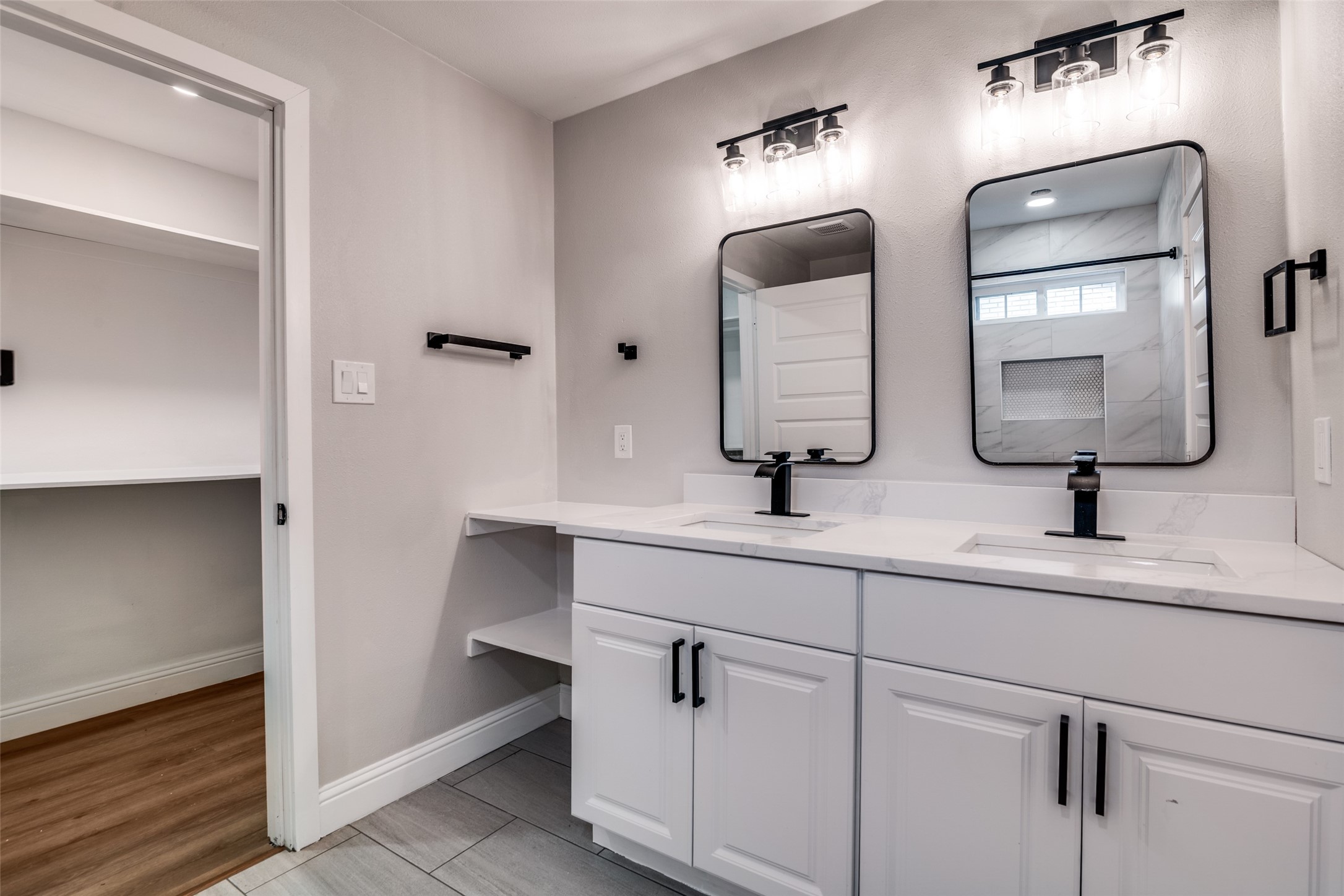 352 E Page Avenue Dallas TX 75203