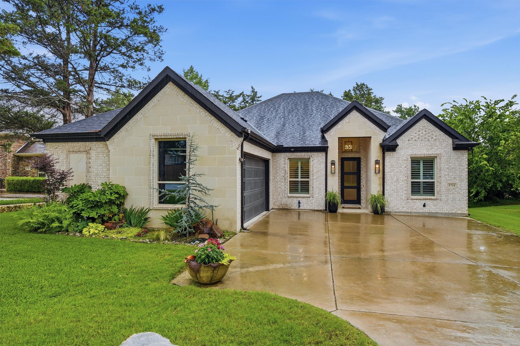 1711 Moreland Drive Sherman TX 75090